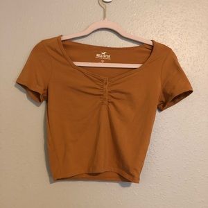 ❌SOLD❌Hollister Must Have Button Cinch Tee